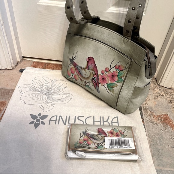 🪿NWOT! Anna by Anuschka Retired Summer Tryst Hand Painted  Leather Hobo. - Picture 2 of 16